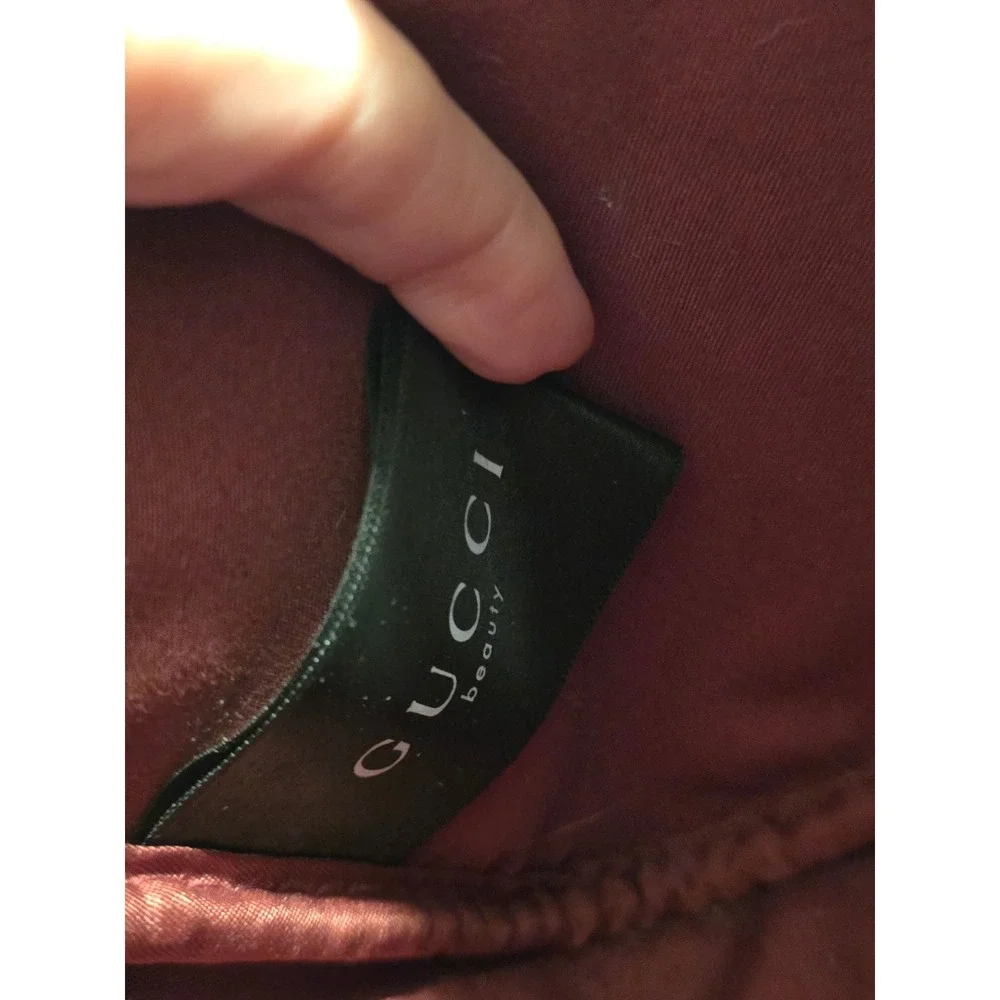 Authentic Gucci Velvet Beauty Bag Cosmetic Case Magenta Purple Gold‎ 9.5x5.5